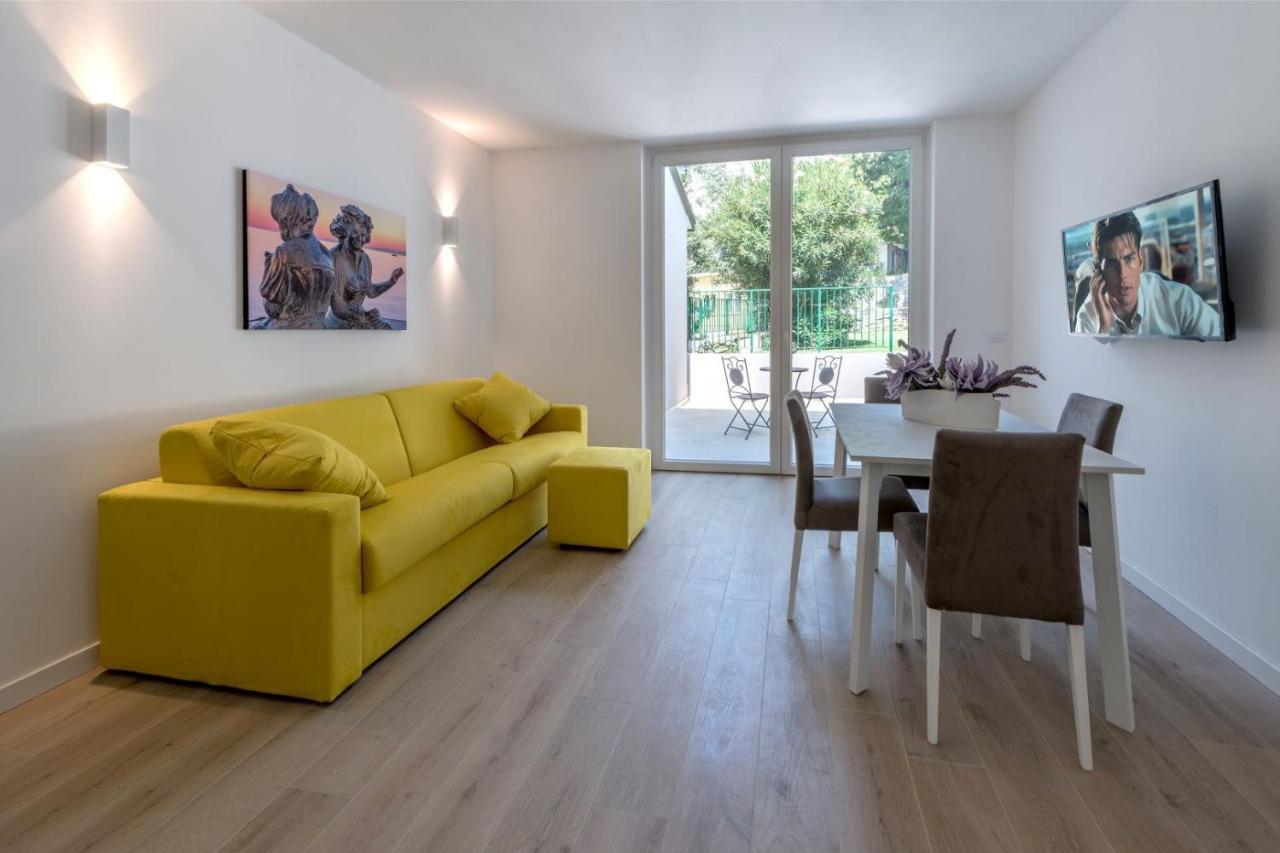 One-Bedroom Apartment with Garden